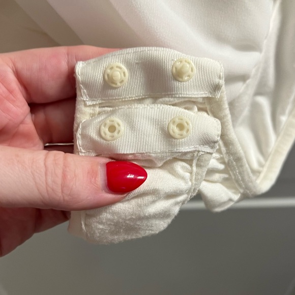 NWOT Off white surplice neckline bodysuit - Picture 3 of 4